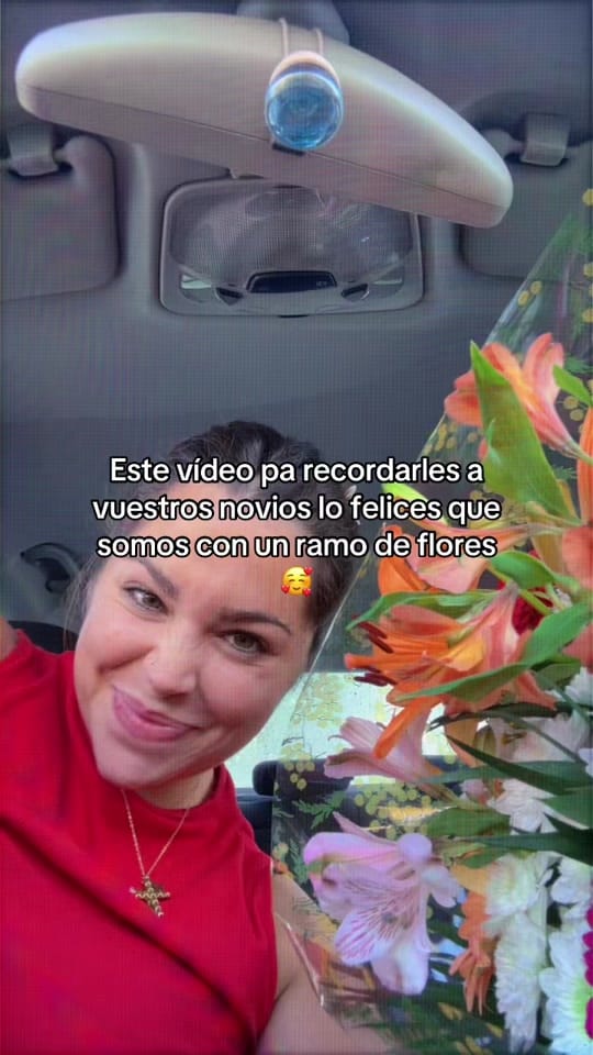 Post 10 by Llámame Evii on TikTok (video)