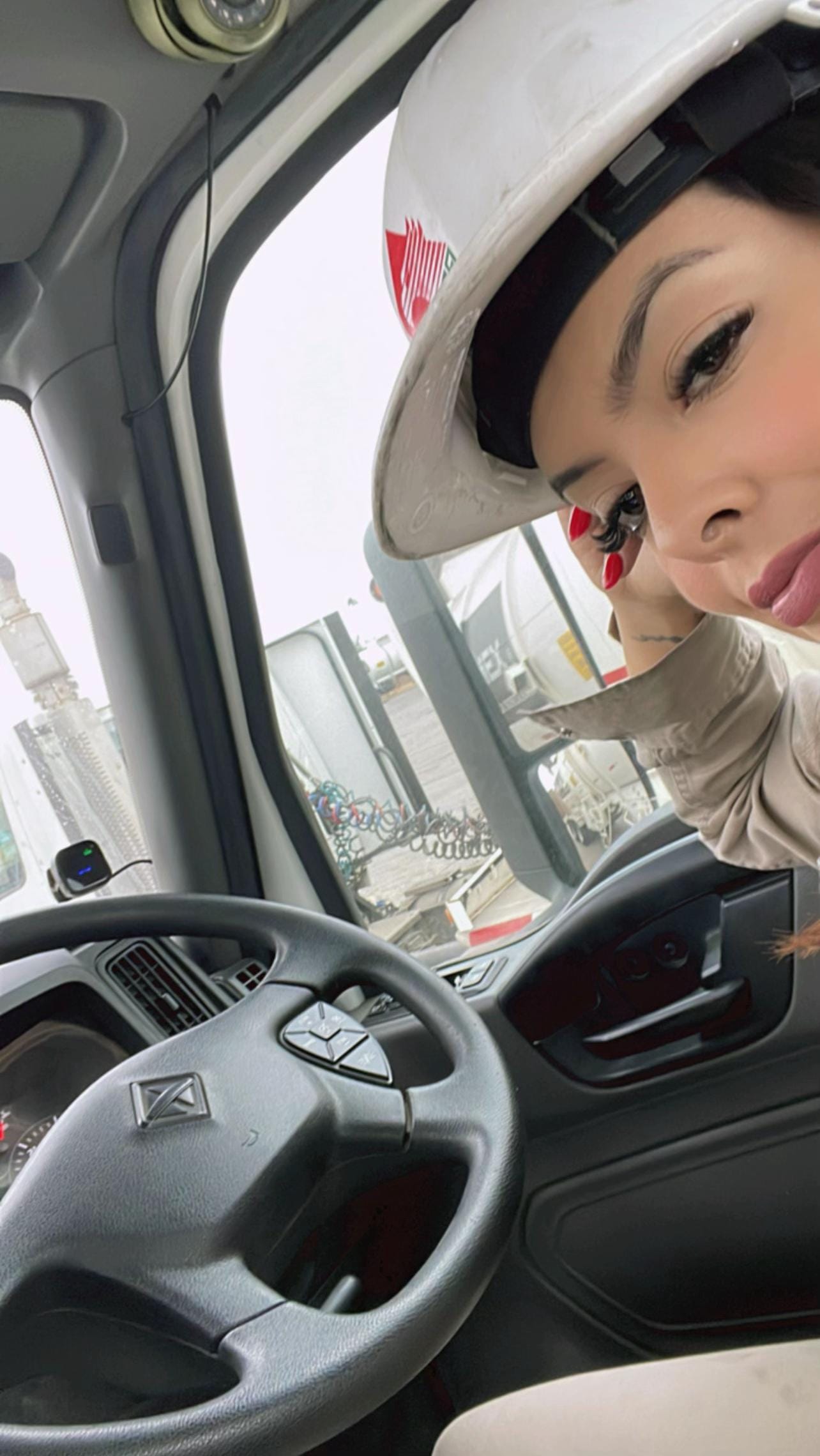 Post 8 by RuthenRuta on TikTok (video)