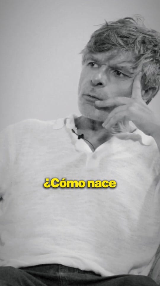 Post 9 by Mister Chaise Longue Podcast on TikTok (video)