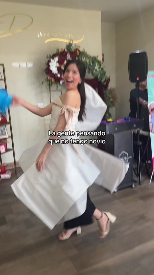 Post 8 by Liza Cisneros on TikTok (video)