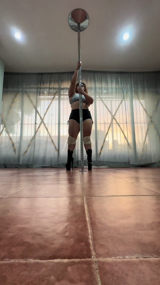 Post 6 by Johana Cruz 🤸🏼‍♀️🌙🌸 on TikTok (video)