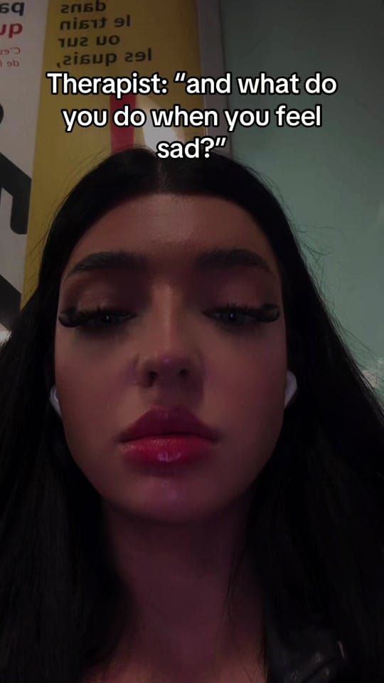 Post 8 by 🇷🇴🇫🇷 on TikTok (video)