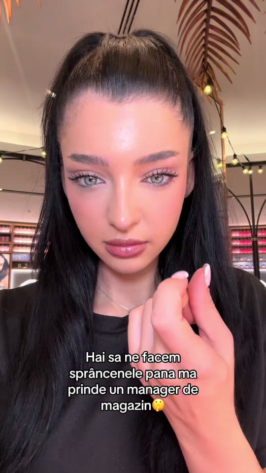 Post 2 by 🇷🇴🇫🇷 on TikTok (video)