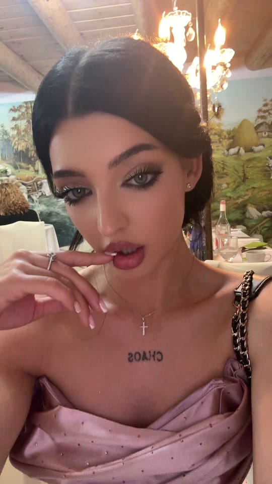 Post 1 by 🇷🇴🇫🇷 on TikTok (video)