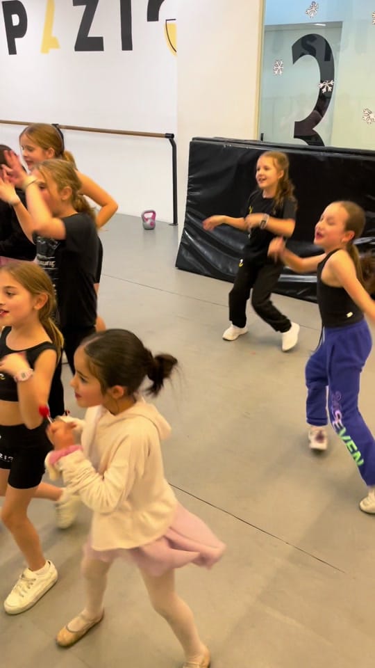 Post 10 by SPAZIO DANCE STUDIO on TikTok (video)
