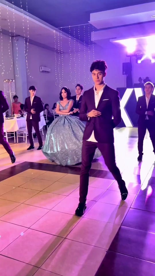 Post 1 by Ballet Live and Dance on TikTok (video)