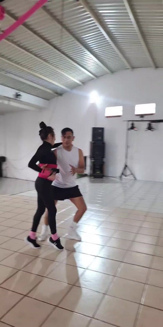 Post 2 by Urban Folk Dance México on TikTok (video)