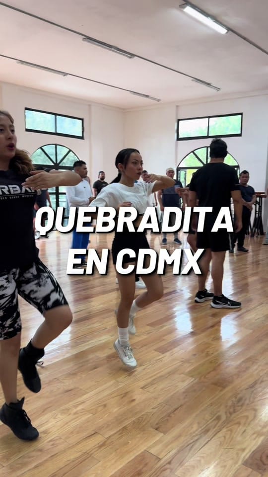 Post 3 by Urban Folk Dance México on TikTok (video)