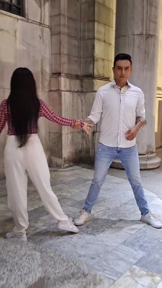 Post 1 by Urban Folk Dance México on TikTok (video)