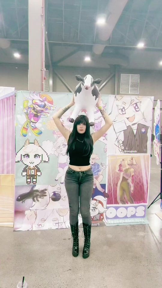 Post 4 by 𝗦𝗛𝗜𝗥𝗢 𝗕𝗟𝗢𝗦𝗦𝗢𝗠𝗦 on TikTok (video)
