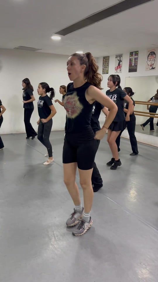 Post 4 by CALLE 42 on TikTok (video)