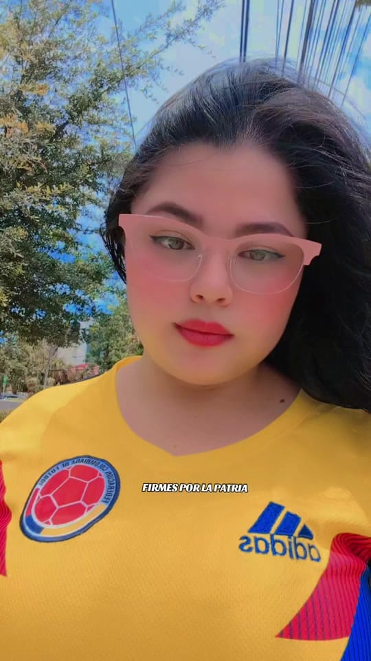 Post 2 by LA COLOMBIANA ❤️ on TikTok (video)