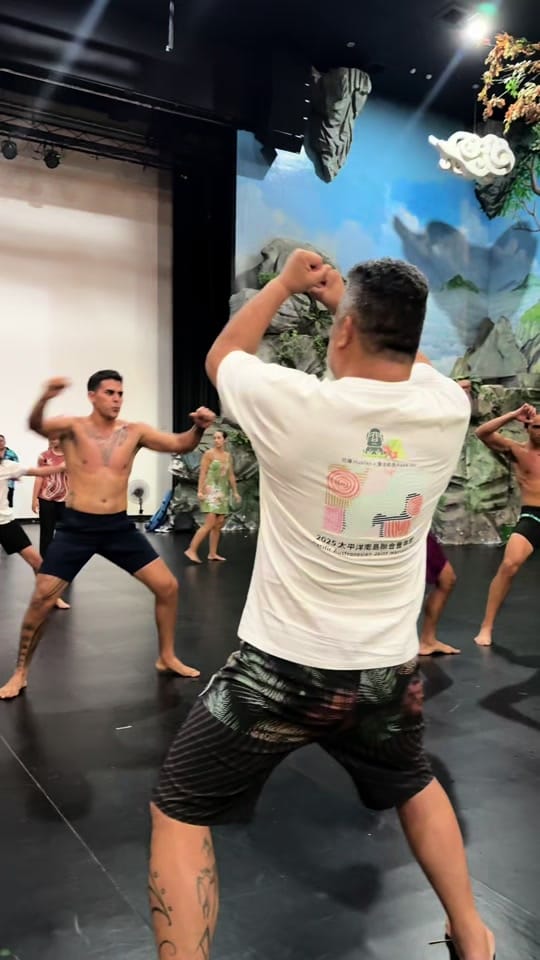 Post 6 by Ballet Cultural Kari Kari on TikTok (video)