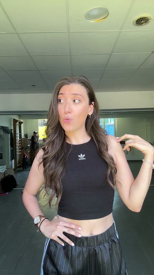 Post 5 by Charlie Oz on TikTok (video)