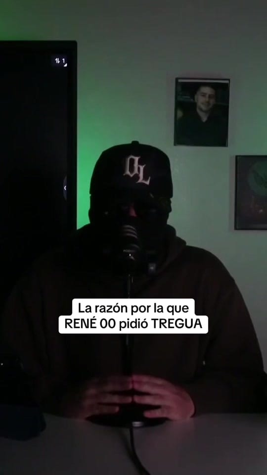 Post 7 by Chismes Podcast 🎙️ on TikTok (video)