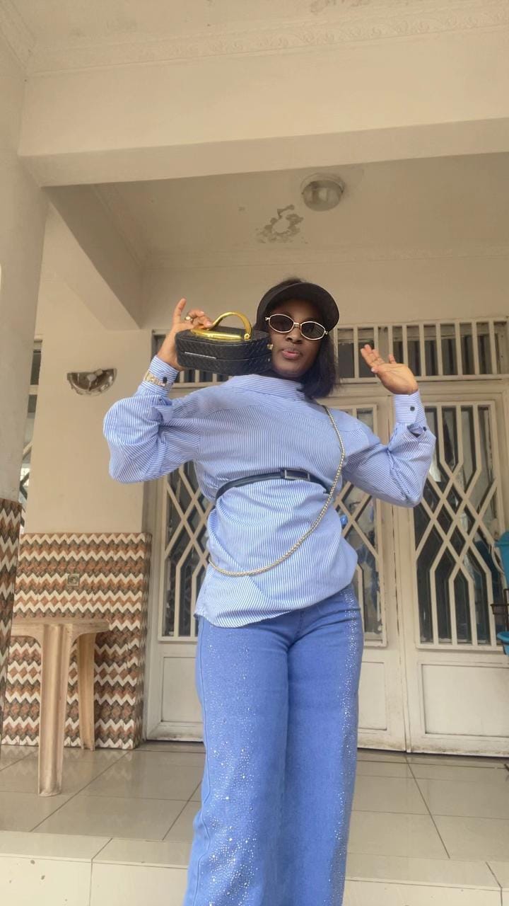 Post 7 by Merveille Nzola@ Mère double on TikTok (video)