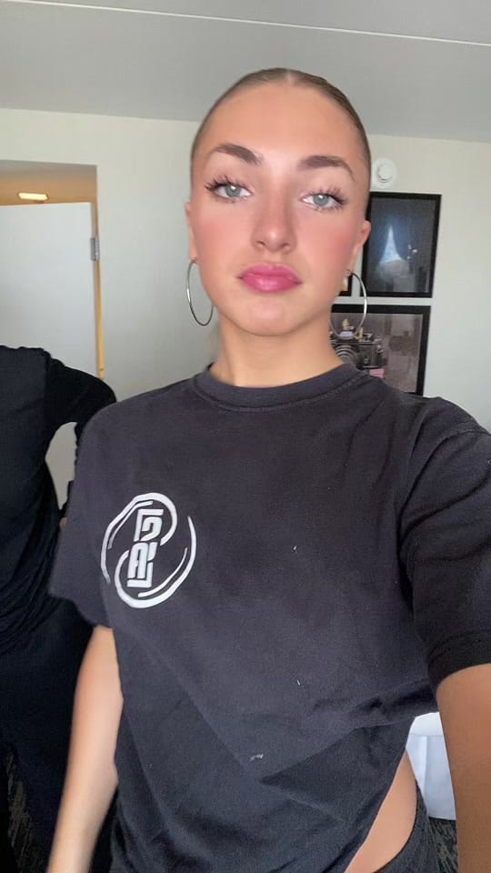 Post 3 by evaa on TikTok (video)