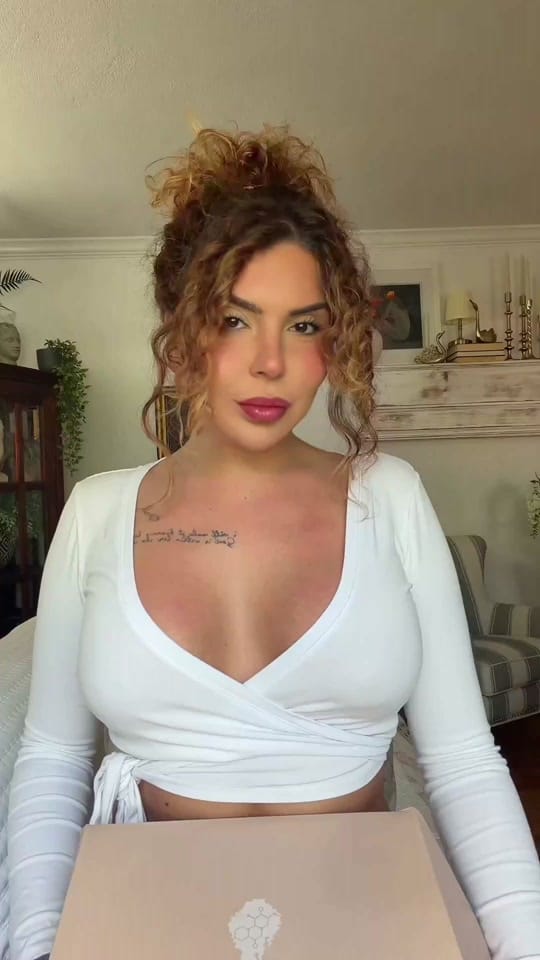 Post 3 by Bianca Leony on TikTok (video)