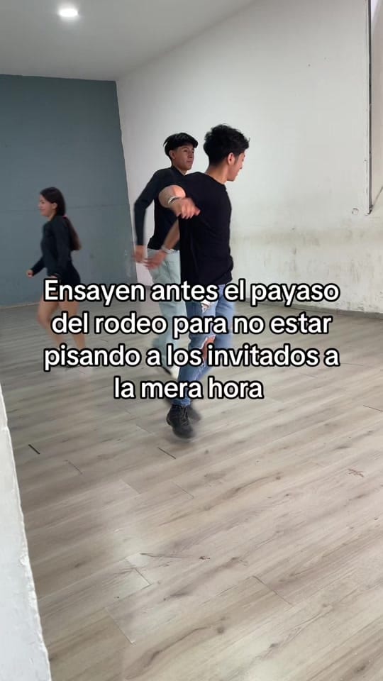 Post 9 by BS83 agencia de Chambelanes on TikTok (video)