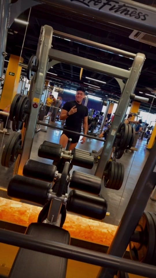 Post 2 by Nacho Rey on TikTok (video)