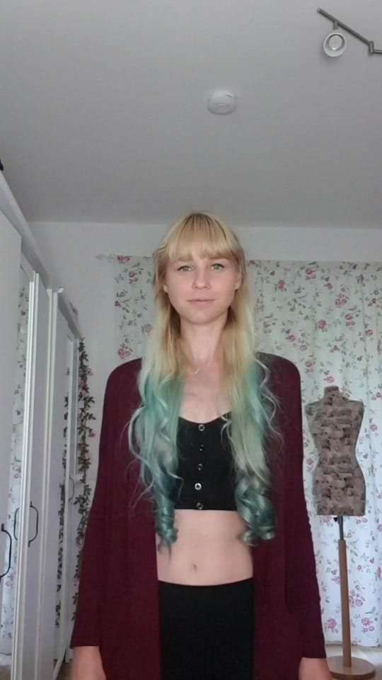 Post 6 by elyon_cosplay on TikTok (video)