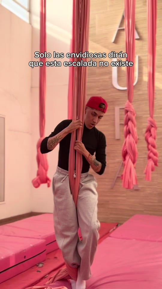 Post 6 by Danza Aerea Oficial on TikTok (video)