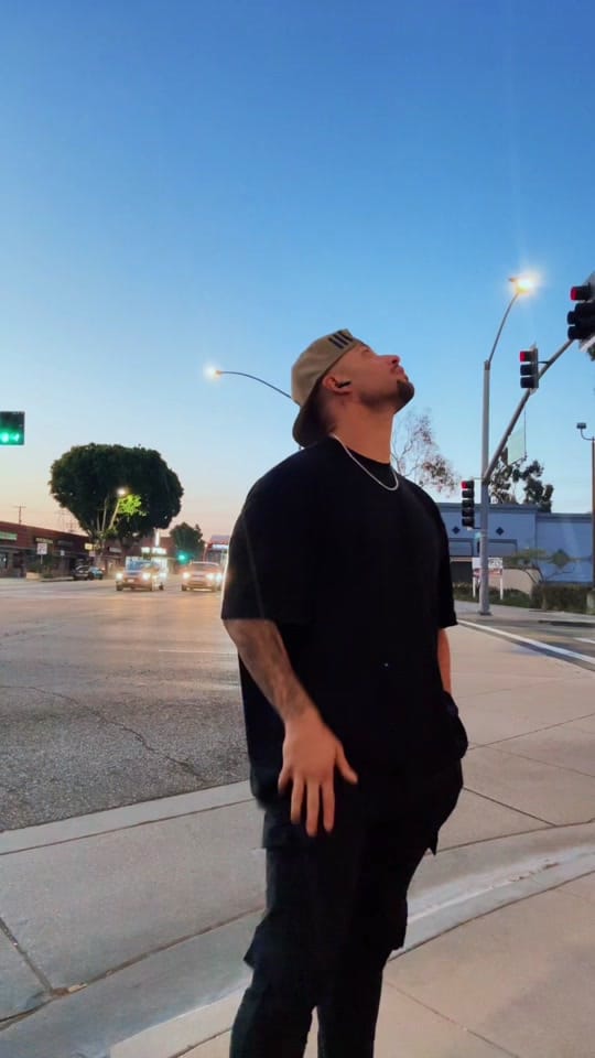 Post 5 by Michael Rubi on TikTok (video)