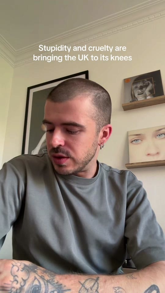 Post 8 by Liam Rondi on TikTok (video)