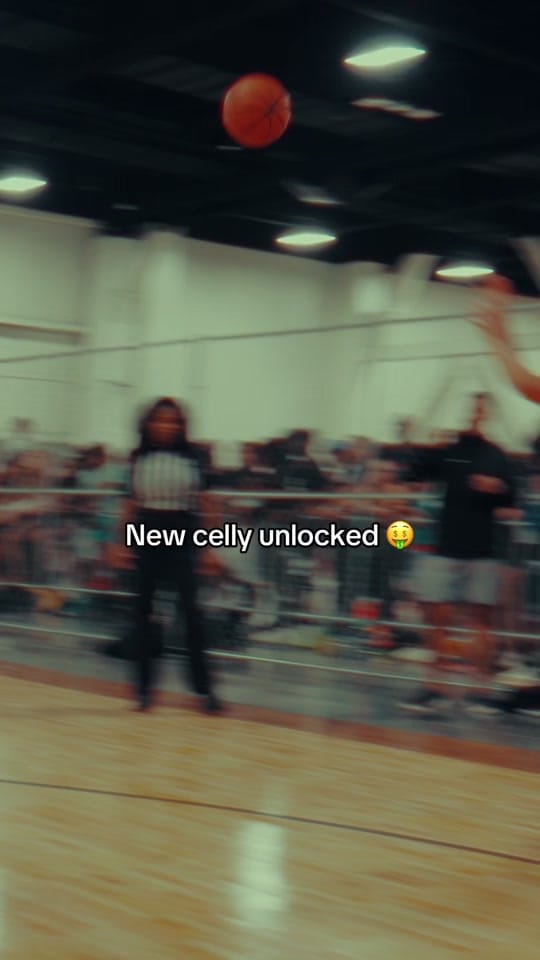 Post 1 by Alexander De Leon on TikTok (video)