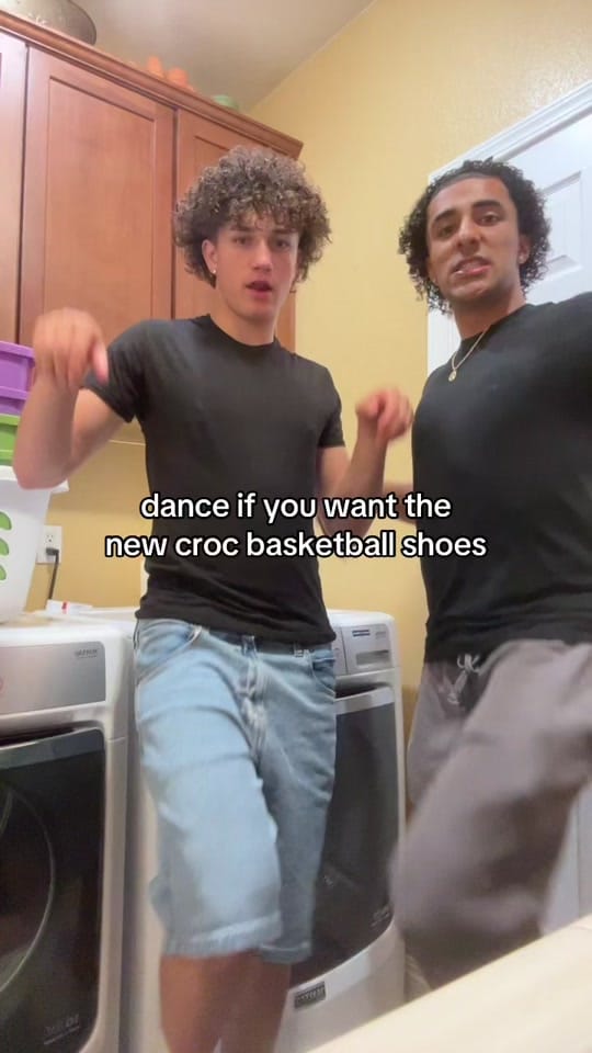 Post 9 by Alexander De Leon on TikTok (video)
