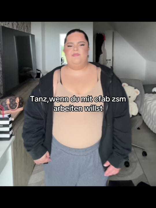 Post 1 by leonora_official on TikTok (video)