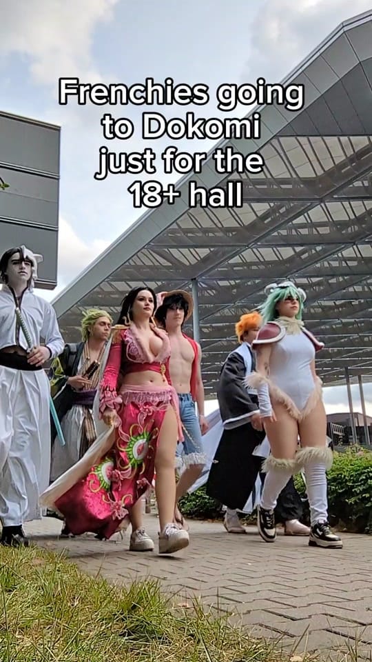 Post 4 by Nastia Cosplay on TikTok (video)