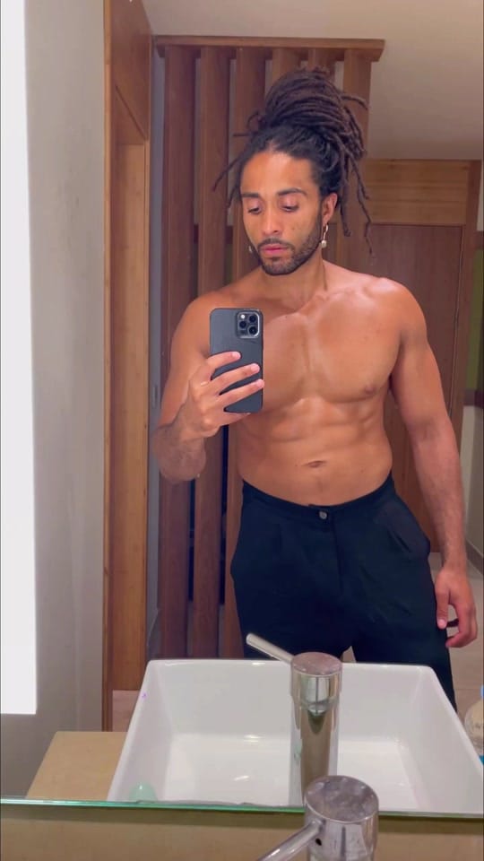 Post 1 by iamleongrey on TikTok (video)