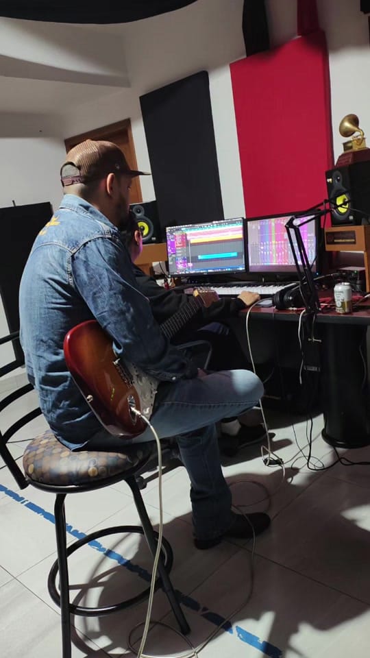 Post 6 by Luk Vegas on TikTok (video)