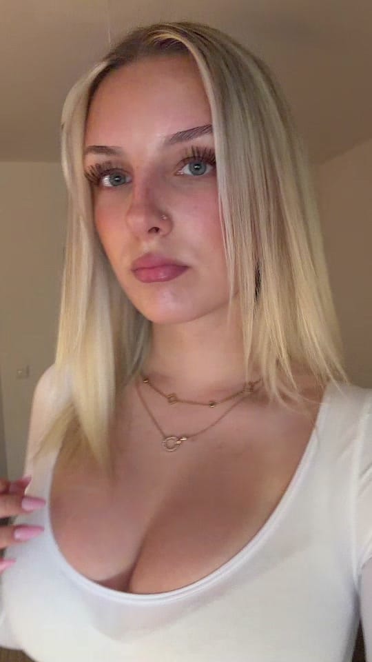 Post 2 by Leoni🌸 on TikTok (video)