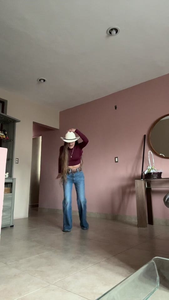 Post 6 by La Morita🐮🌼 on TikTok (video)