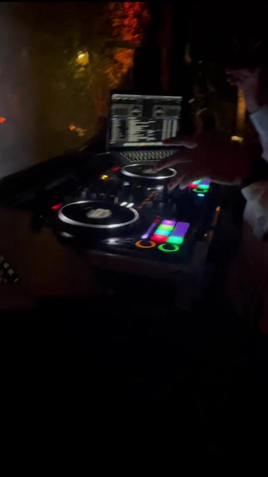 Post 8 by djcarlosl on TikTok (video)