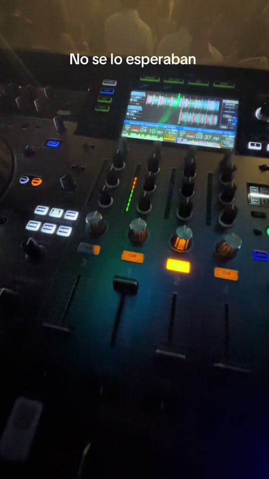 Post 3 by djcarlosl on TikTok (video)