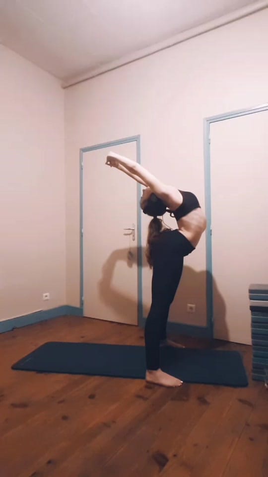 Post 7 by Laura on TikTok (video)