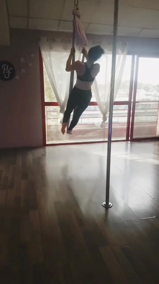 Post 4 by Laura on TikTok (video)
