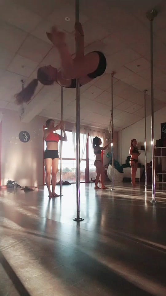 Post 10 by Laura on TikTok (video)
