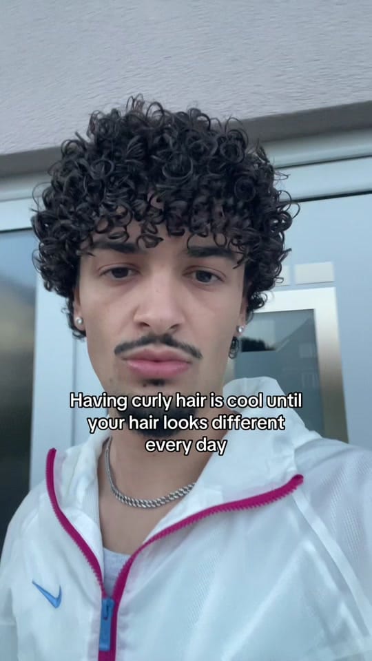 Post 6 by Saro on TikTok (video)
