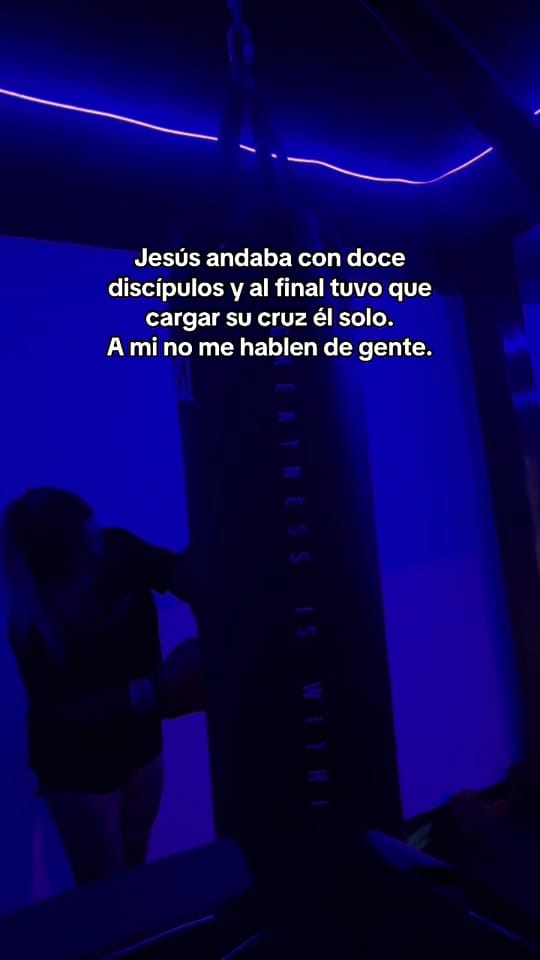 Post 10 by Luna Leon on TikTok (video)