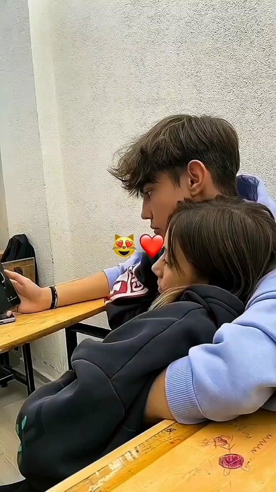 Post 7 by Listo on TikTok (video)