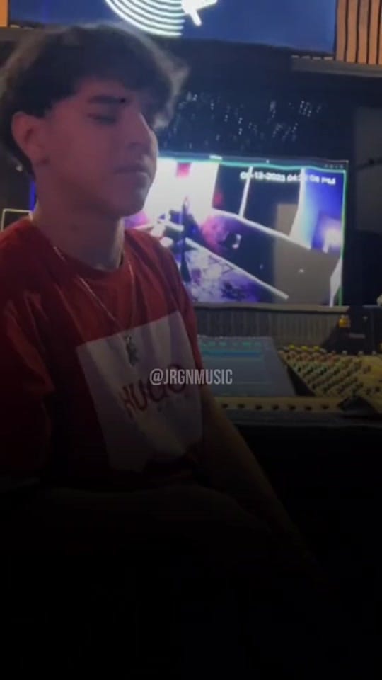 Post 3 by Listo on TikTok (video)