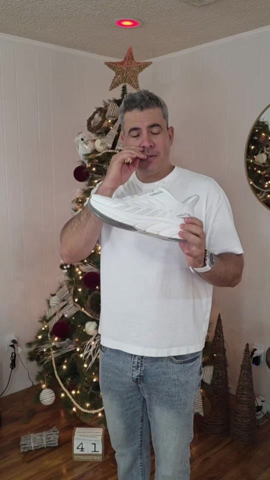 Post 10 by Gadgets 1.0 on TikTok (video)