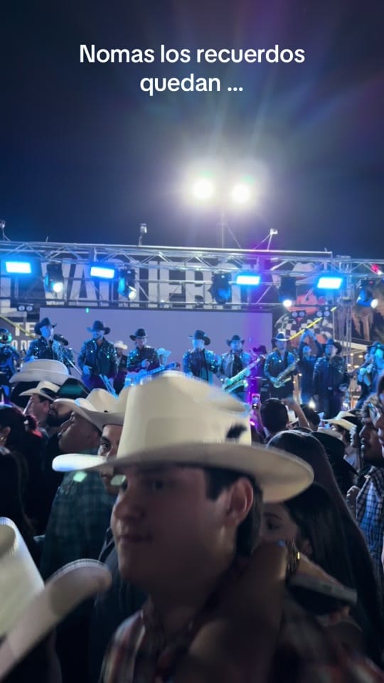 Post 2 by Grupo La Grilla on TikTok (video)