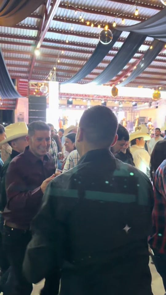Post 1 by Grupo La Grilla on TikTok (video)