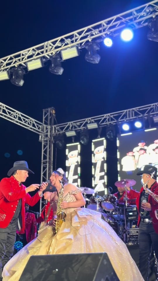 Post 3 by Grupo La Grilla on TikTok (video)
