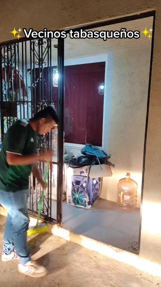 Post 10 by Alexis Max on TikTok (video)